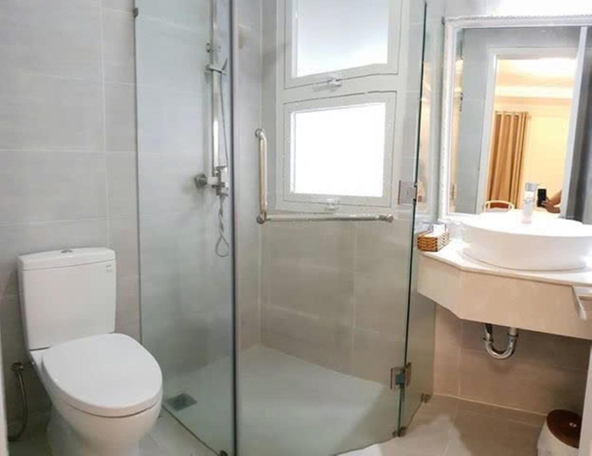 Khai Hung Hotel Binh Chanh Ho Chi Minh City Exterior photo